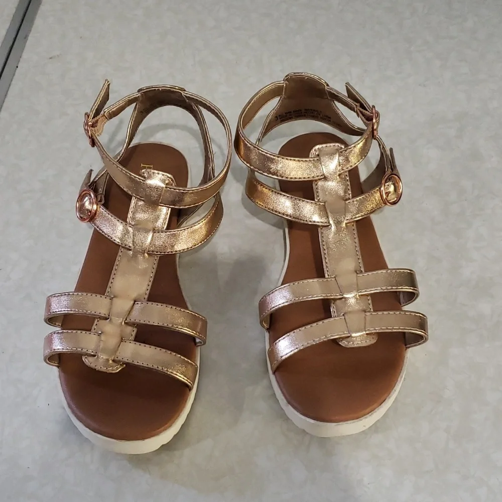 Girls sandals- rose gold-‎ size 3